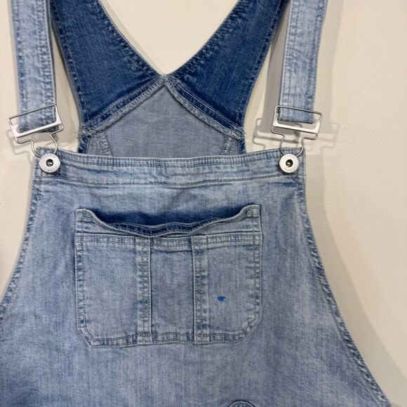 Torrid Plus Size Medium Wash Distressed Short Overalls - Picture 4 of 5